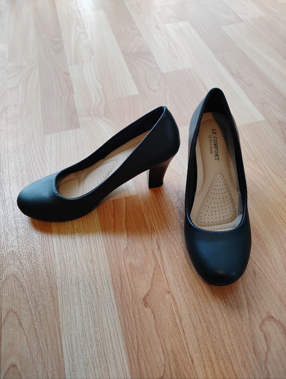Comfort Women's Black Mid Heel Pumps